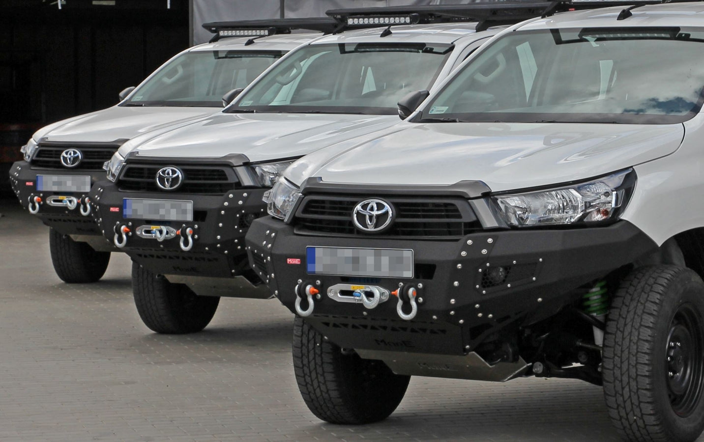 Seilwindenstoßstange Toyota Hilux 8 REVO 2020+