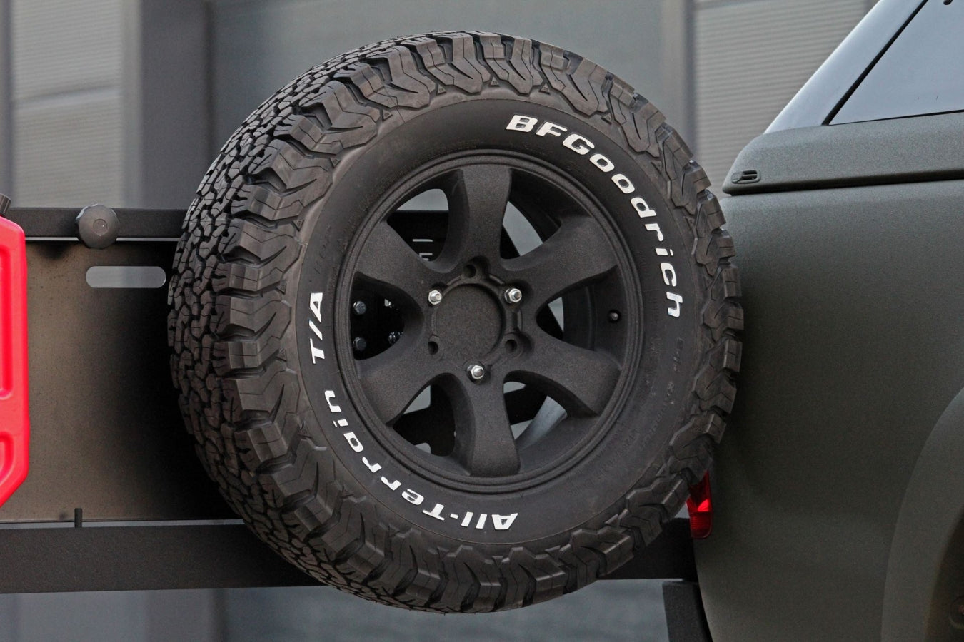 Reserverad Träger für MorE 4x4 Pick Up Stoßstangen