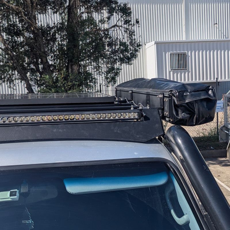Staffa a basso profilo per tenda da sole a 270°