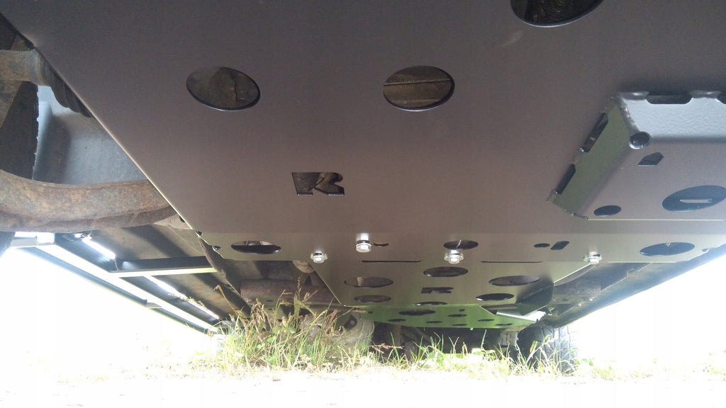 Protezione sottoscocca motore, radiatore e assale anteriore Jeep Cherokee KJ con paraurti verricello