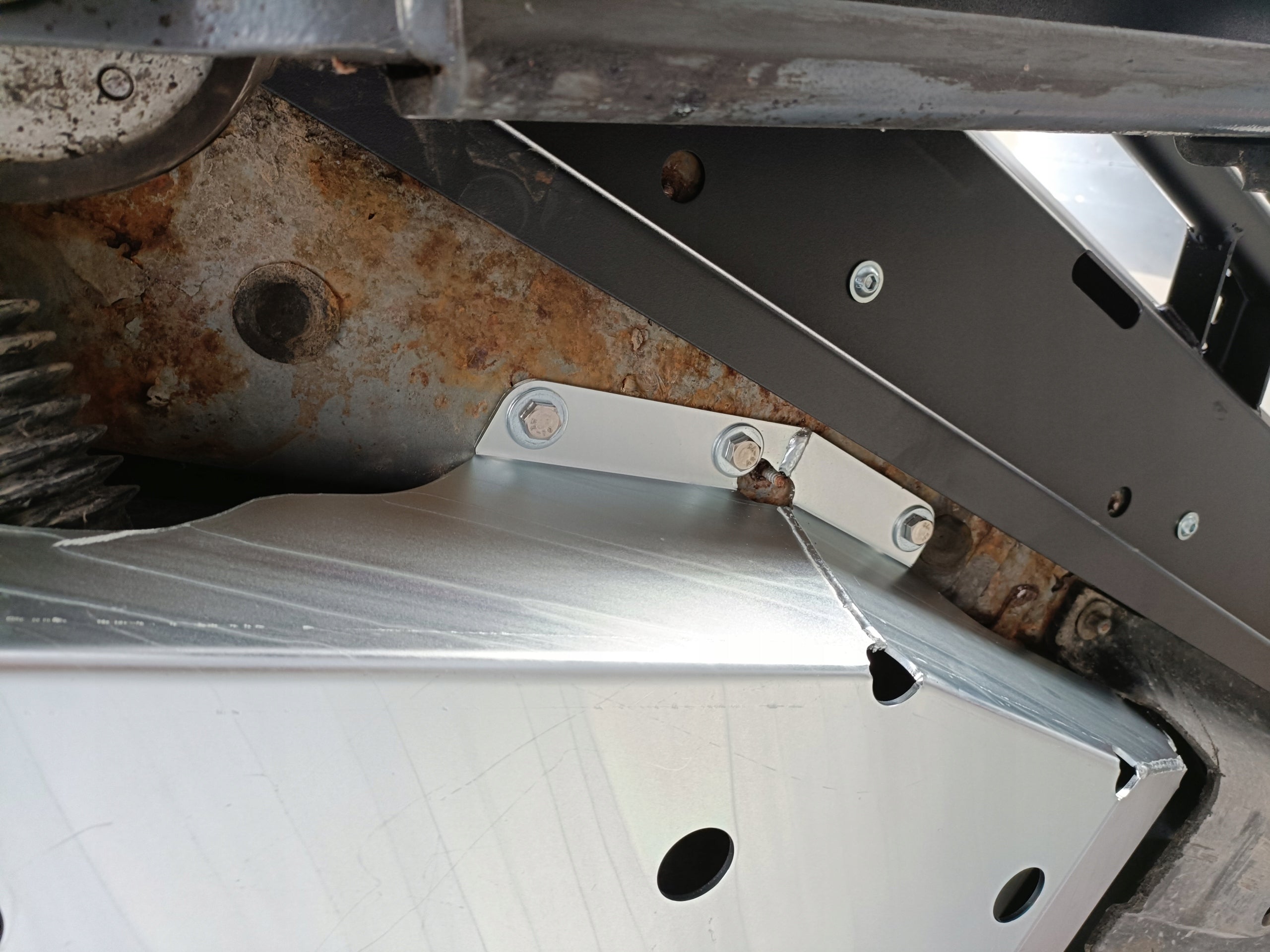 Unterfahrschutz Kraftstofftank Mercedes-Benz ML W164