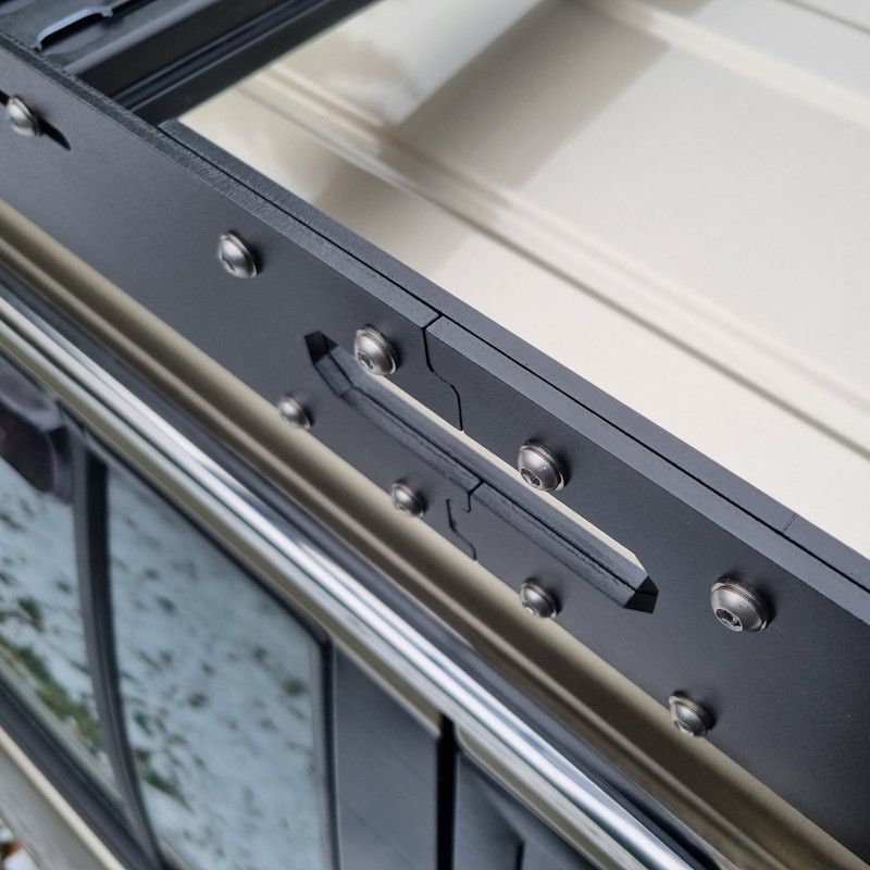 Portapacchi basso in alluminio per Nissan Patrol GU / GR Y61 5 porte