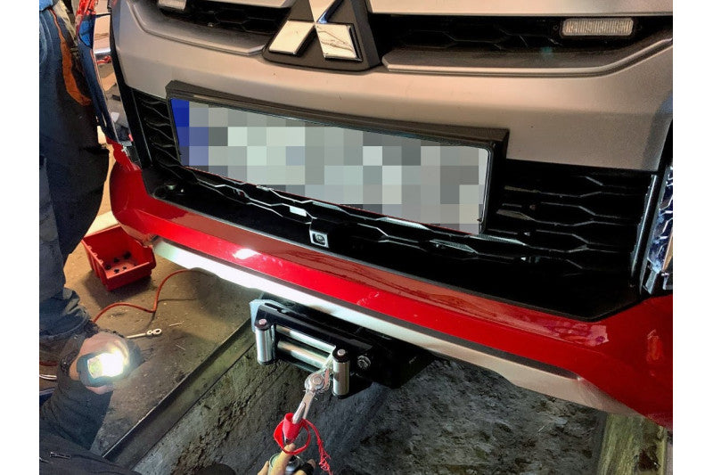 Montageplatte für Seilwinde Mitsubishi L200 / Fiat Fullback 2015-2018
