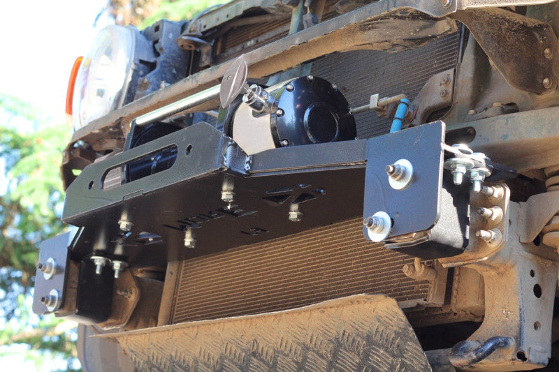 Montageplatte für Seilwinde für Toyota FJ Cruiser